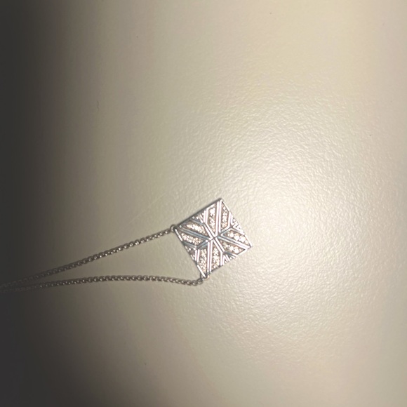 JOHN HARDY
Modern Chain Diamond Square Pendant Necklace - Picture 6 of 9